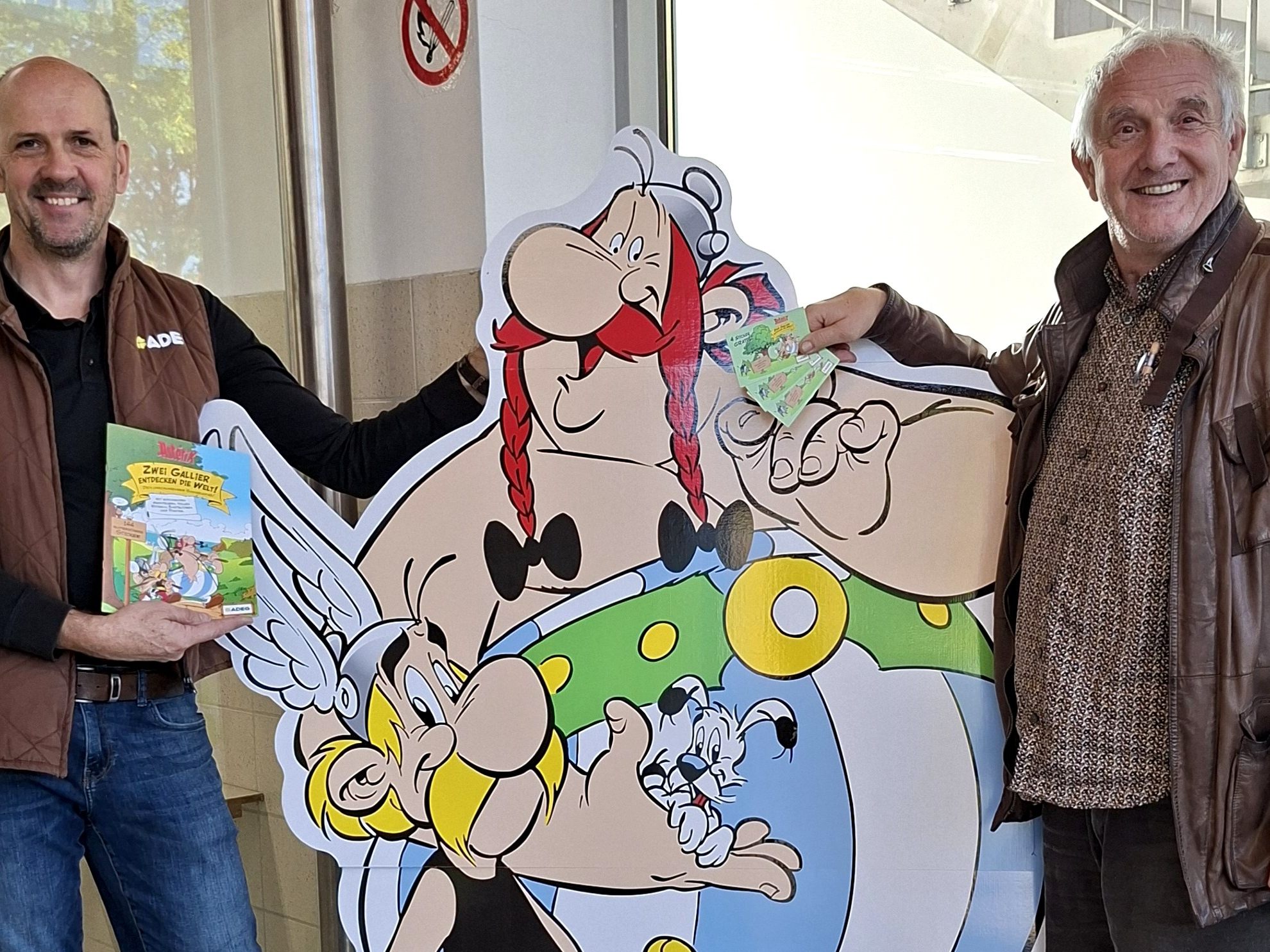 „Schnapp dir dein Album und lass uns im ADEG Lauterach gemeinsam Asterix-Pickerl tauschen!“, so Adeg-Markt-Geschäftsführer Wolfgang Beer und Vorarlbergs größter Sammlerspezialist Kurt Prenner-Platzgummer.