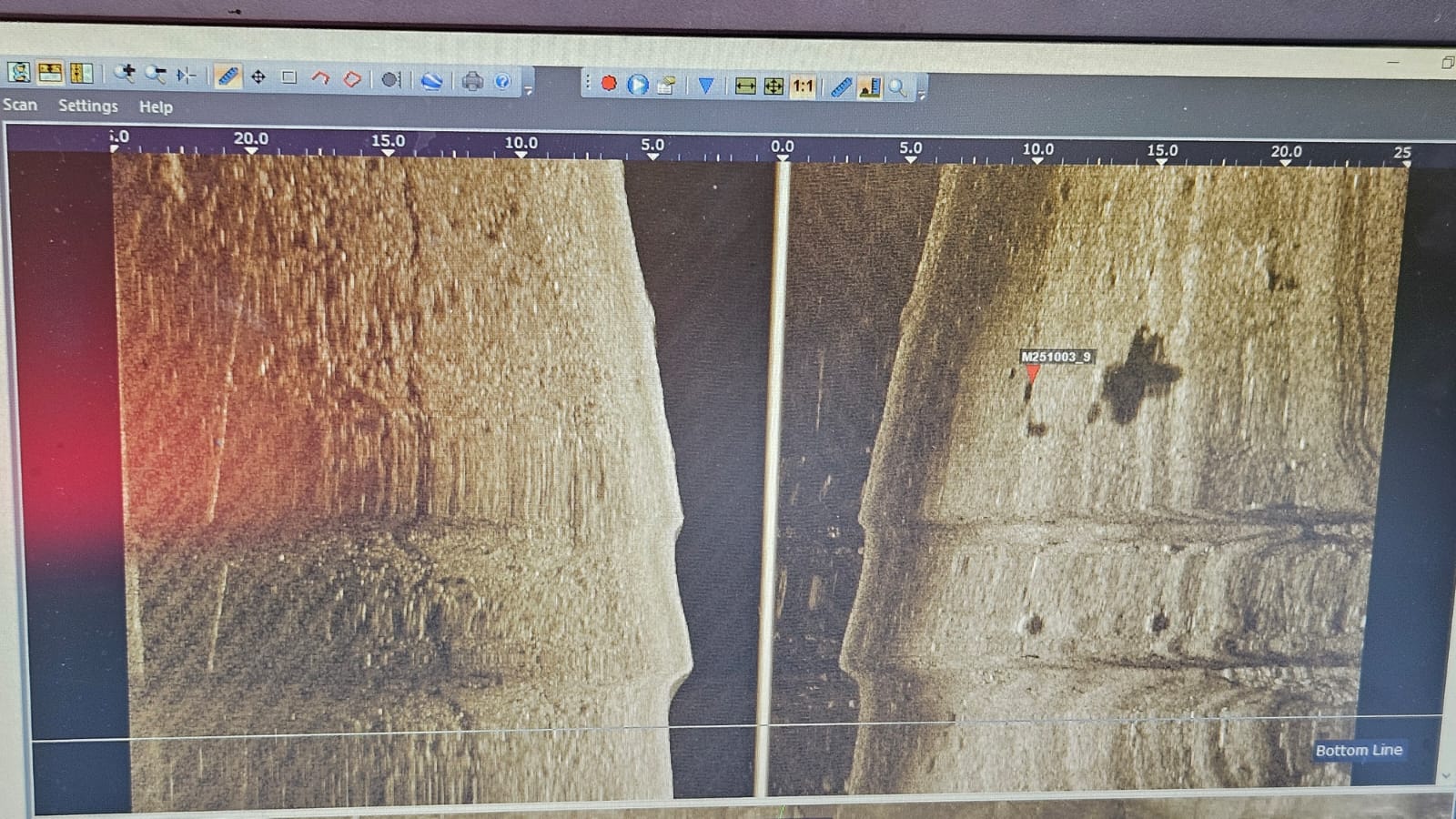 Technische Hilfsmittel kommen bei der Suche zum Einsatz, unter anderem zwei Sonargeräte.