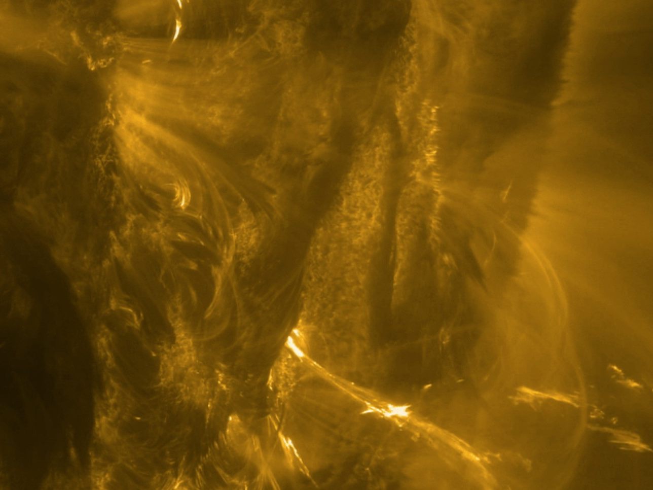 Spektakuläre Nahaufnahme der Sonnenoberfläche: Die ESA-Sonde Solar Orbiter liefert hochauflösende Bilder von solaren Plasmabewegungen und Magnetfeldlinien – entscheidend für das Verständnis gefährlicher Sonnenstürme.