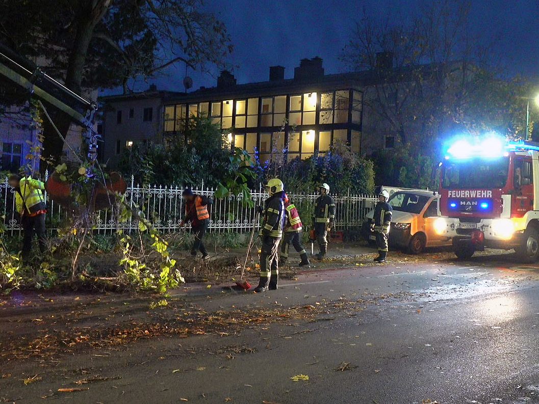 Das Tief "Joshua" sorgte für zahlreiche Feuerwehreinsätze. Das Tief "Joshua" sorgte für zahlreiche Feuerwehreinsätze.