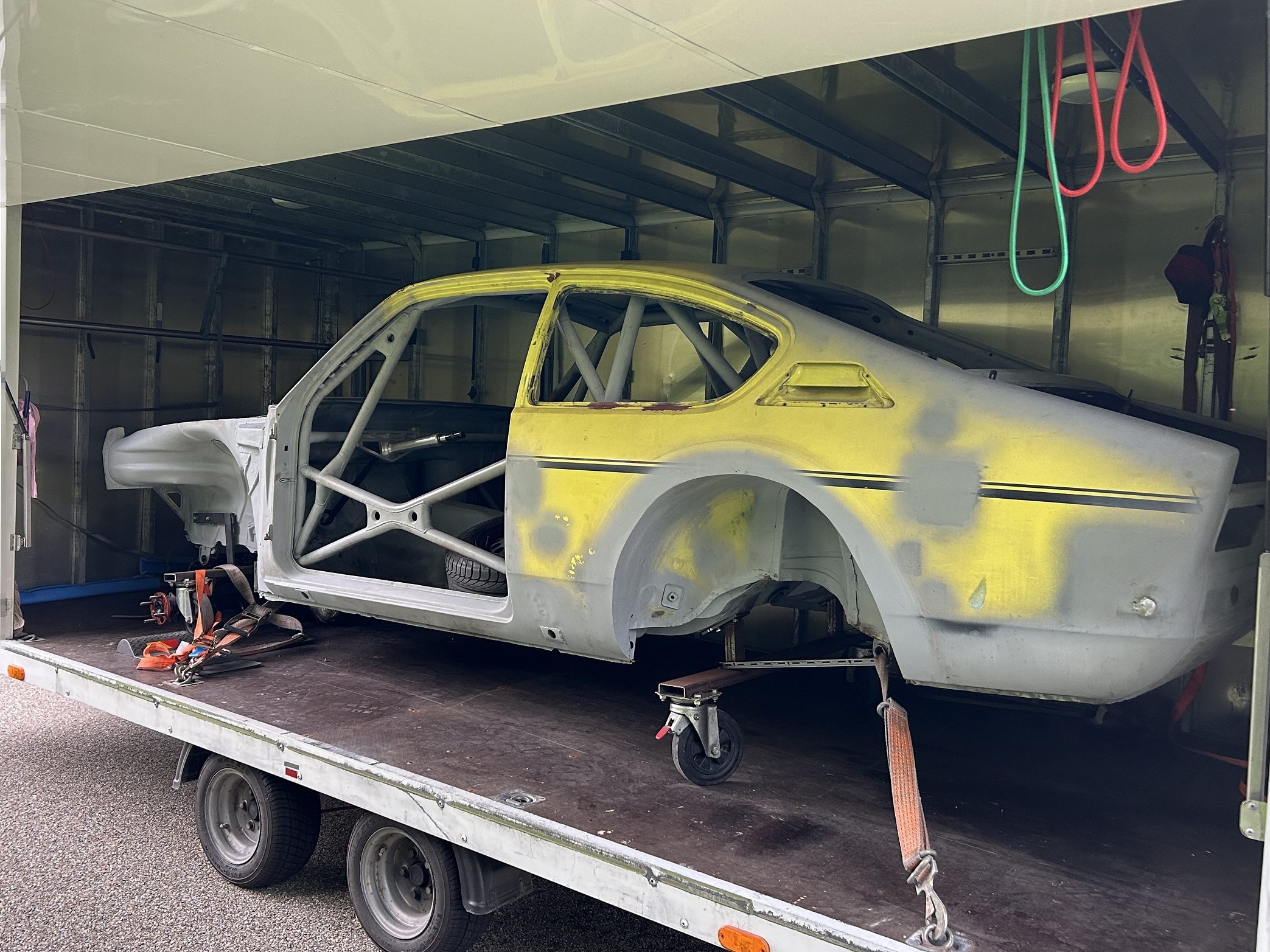 Sollte in Deutschland Achsen bekommen: Opel Kadett 1200 S. Sollte in Deutschland Achsen bekommen: Opel Kadett 1200 S.