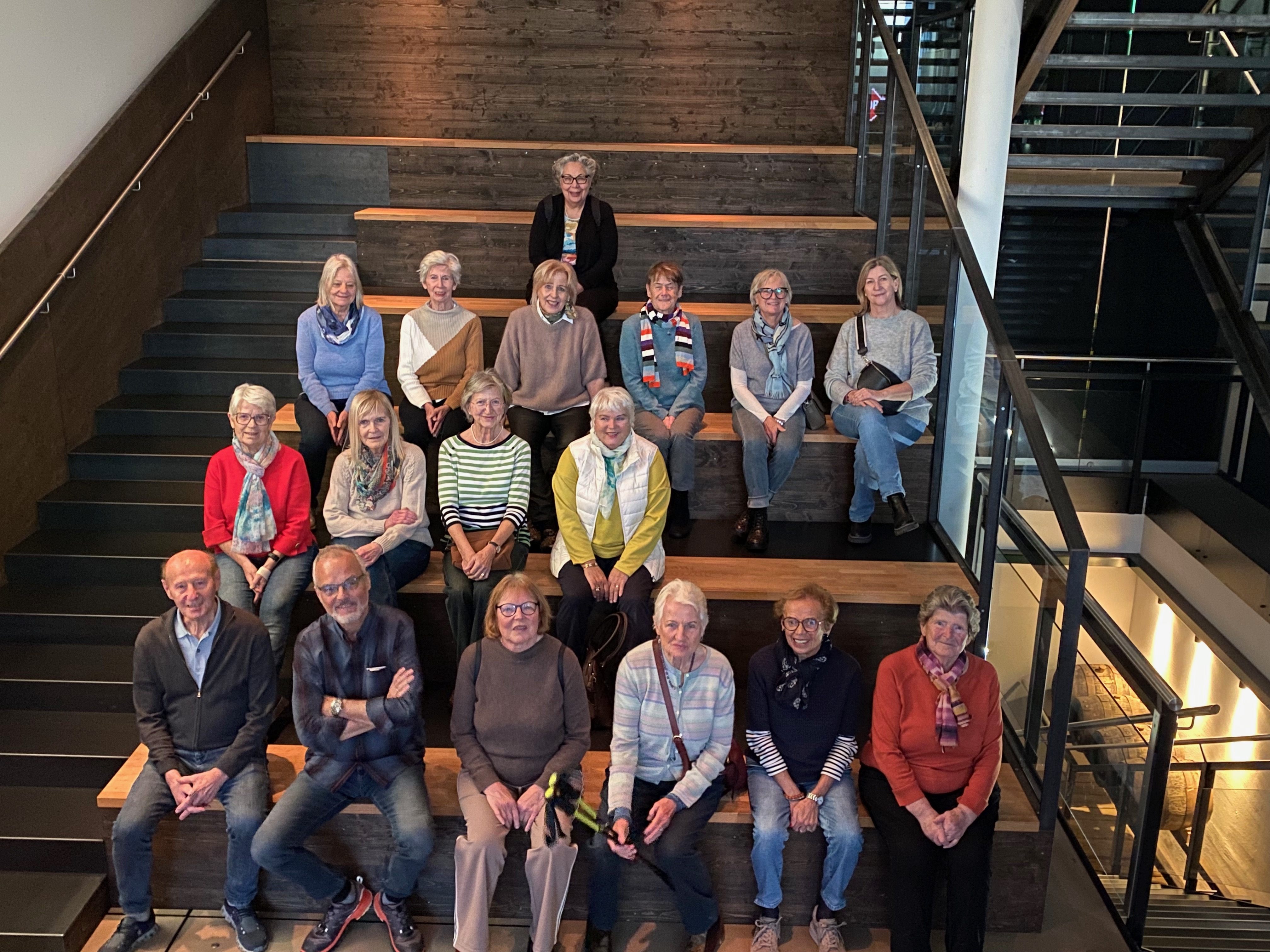 Die Gruppe bei der Präsentation der historischen Brauanlage der Satteinser Gasthausbrauerei Schäfle.