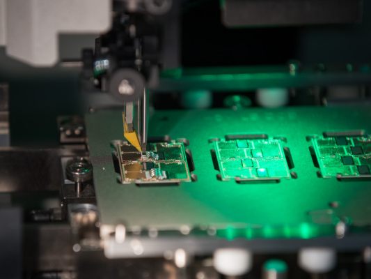 Seltene Erden sind für die Herstellung elektronischer Bauteile nötig