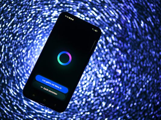 Automatische KI-Anwendung am Handy im Fokus