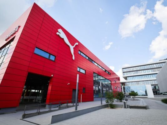Mehrere asiatische Firmen sind laut Bloomberg an Puma interessiert