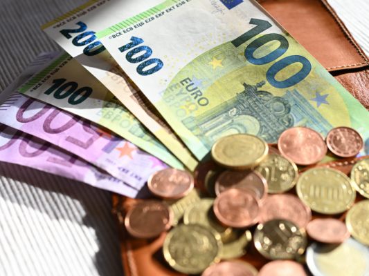 EU will Cash-Abhebung ohne Kaufzwang im Supermarkt