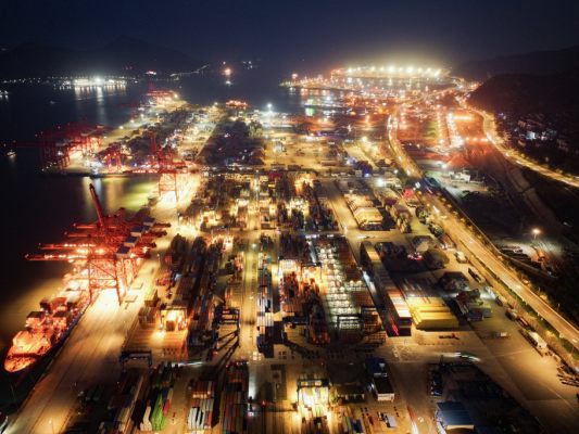 Luftaufnahme des Containerterminals im Hafen von Lianyungang