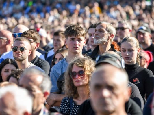 Zehntausende auf der Straße