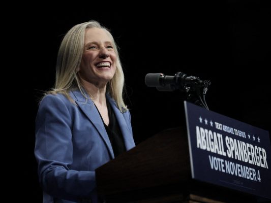 Spanberger kann sich über den Wahlerfolg freuen