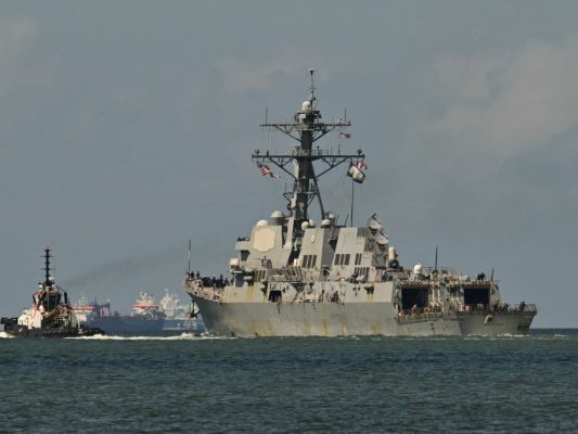 Ein US-Kriegsschiff auf dem Weg in Richtung Venezuela