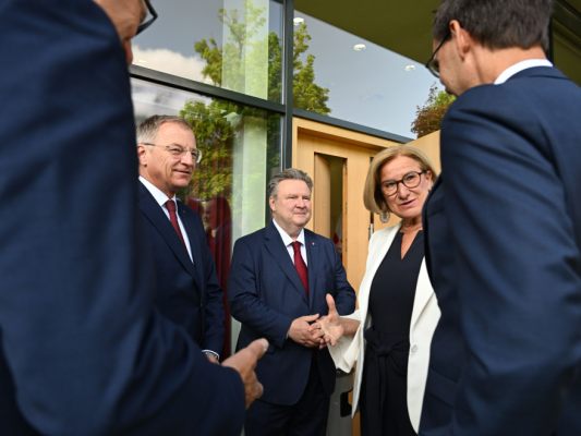 Ludwig, Mikl-Leitner und Stelzer sind die Spitzenverdiener der LHs