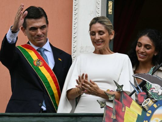 Boliviens Präsident Rodrigo Paz, Frau Maria Elena Urquidi und Tochter