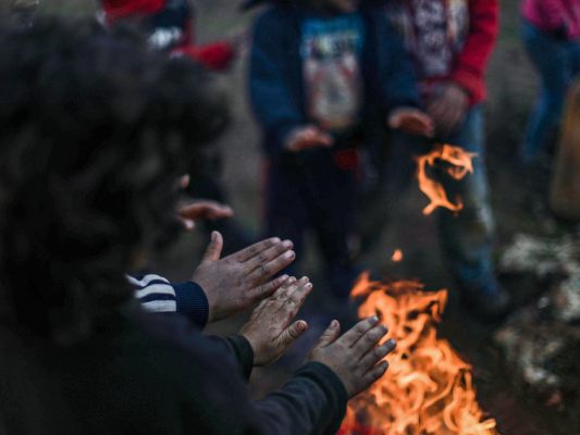 Familien sollen Decken und Geld zum Kochen warmer Mahlzeiten bekommen