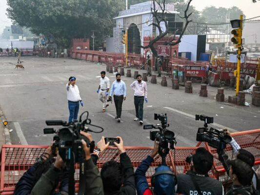 Der Explosionsort wurde zwecks Sicherung und Ermittlungen abgesperrt