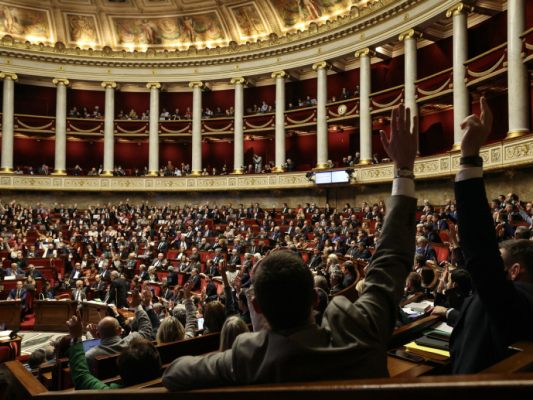 Nationalversammlung legt Reform auf Eis