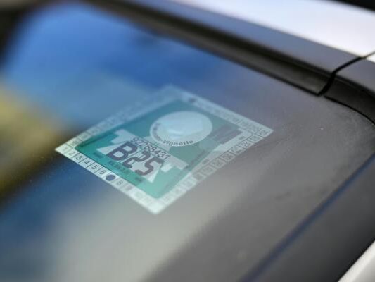 Autovignette gibt es künftig nur mehr digital