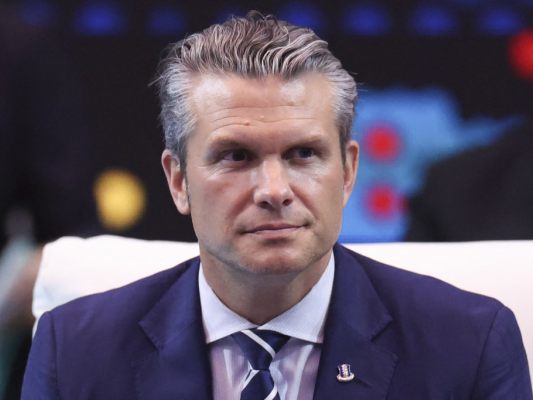 US-Kriegsminister Hegseth kündigt "Operation Southern Spear" an