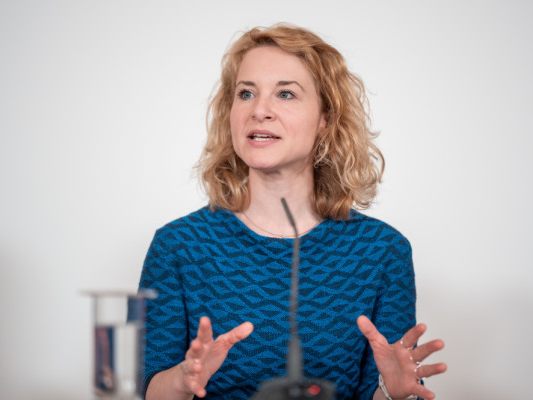 Forschungs- und Wissenschaftsministerin Holzleitner (SPÖ)