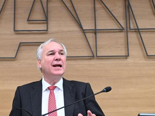 Walter Rosenkranz (FPÖ) führt den Vorsitz im Pilnacek-U-Ausschus