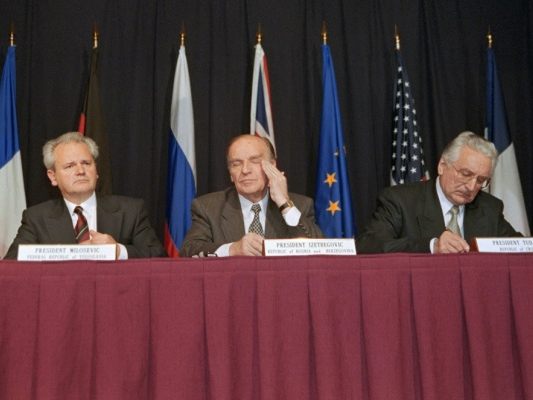 Präsidenten Serbiens, Bosniens und Kroatiens unterzeichneten Abkommen