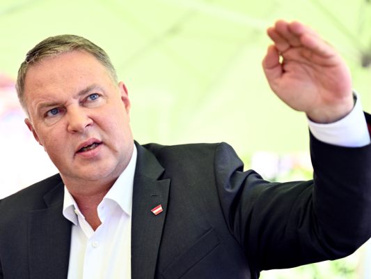 Andreas Babler will Qualitätslatte bei der Medienförderung höher legen