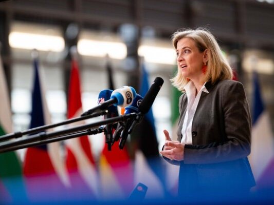 Meindl-Reisingre lobt Fortschritte Albaniens auf dem Weg in die EU