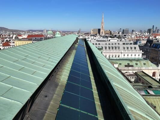 Sticht nicht direkt ins Auge: Das neue Staatsopern-Kraftwerk