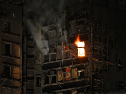 Löscharbeiten dauern an