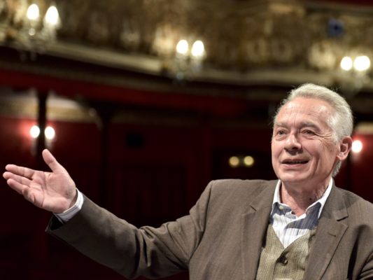 Mitterer wurde mit dem Österreichischen Ehrenkreuz ausgezeichnet.