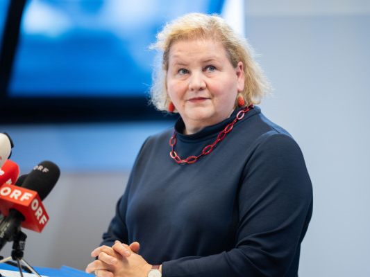 Schumann will Reformschritte prüfen