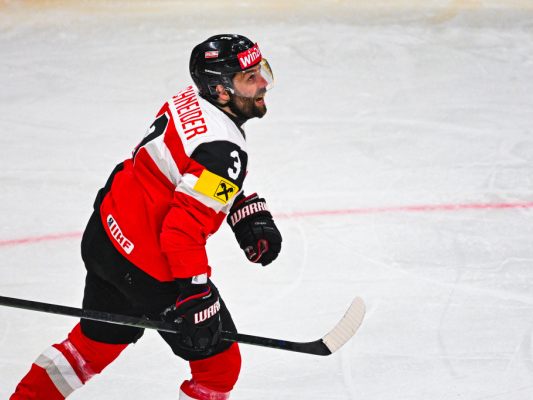 Peter Schneider traf gegen die Letten zum 2:3