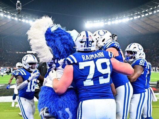 Raimann in der Colts-Jubeltraube