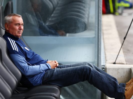 Ein Missverständnis: Pacult geht nach nur einem Monat