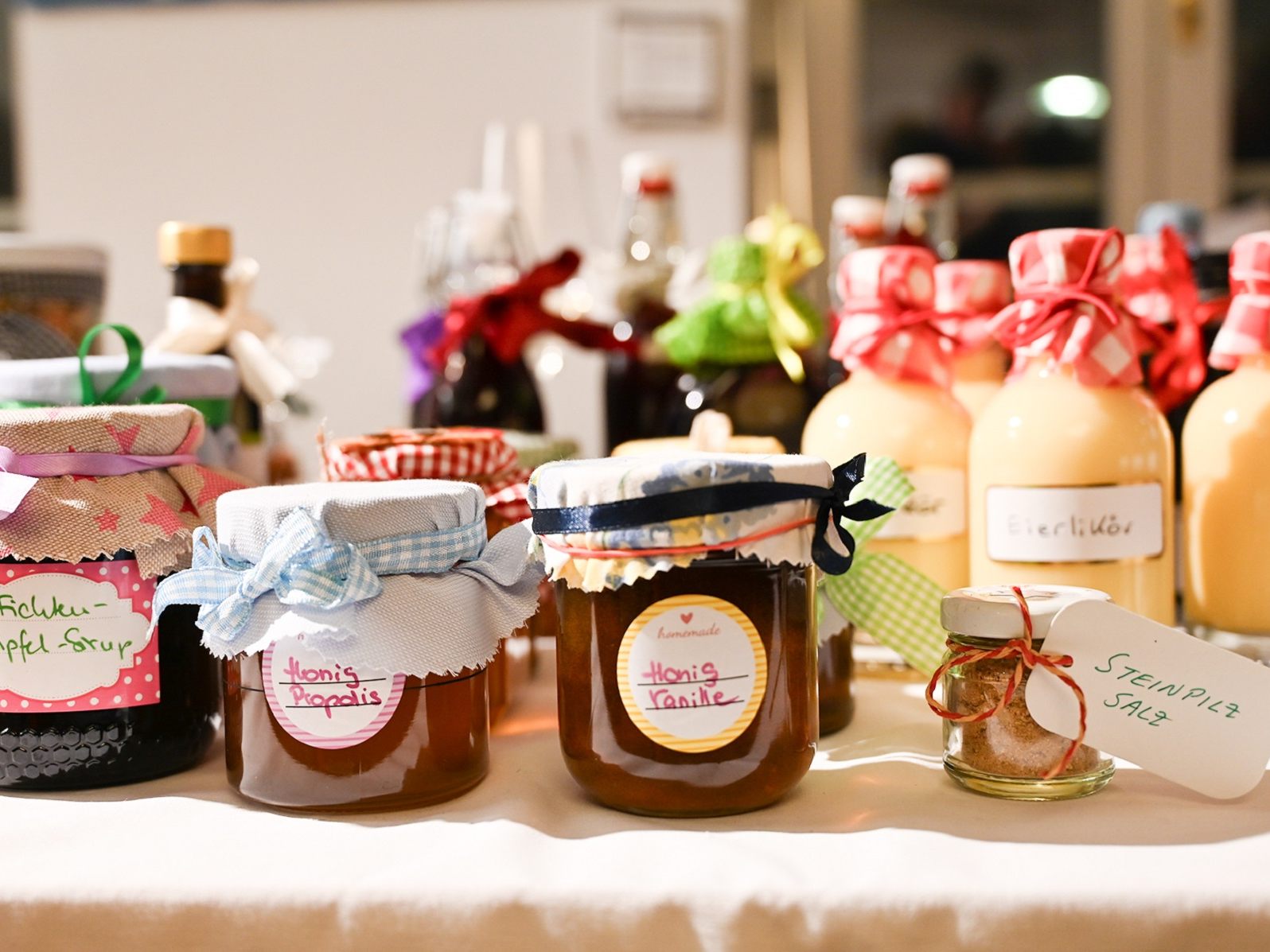 Weihnachtsmarkt steigt in Schlumberger Kellerwelten in Wien.