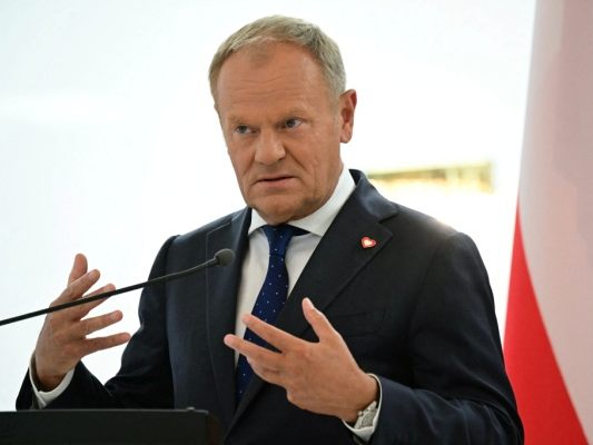 Auf dem Bild sieht man den polnischen Premierminister Donald Tusk.