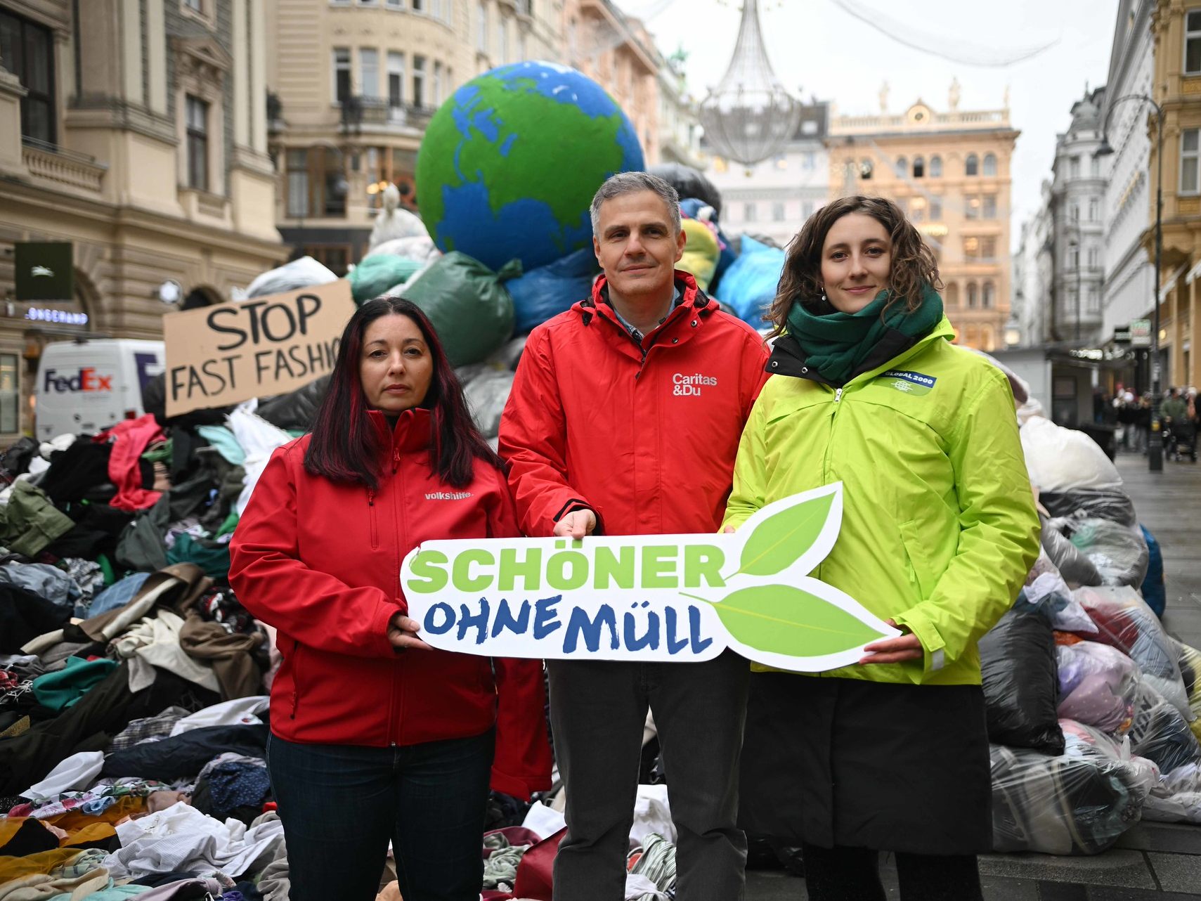 NGOs kritisieren den Black Friday als dunklen Tag für die Umwelt.