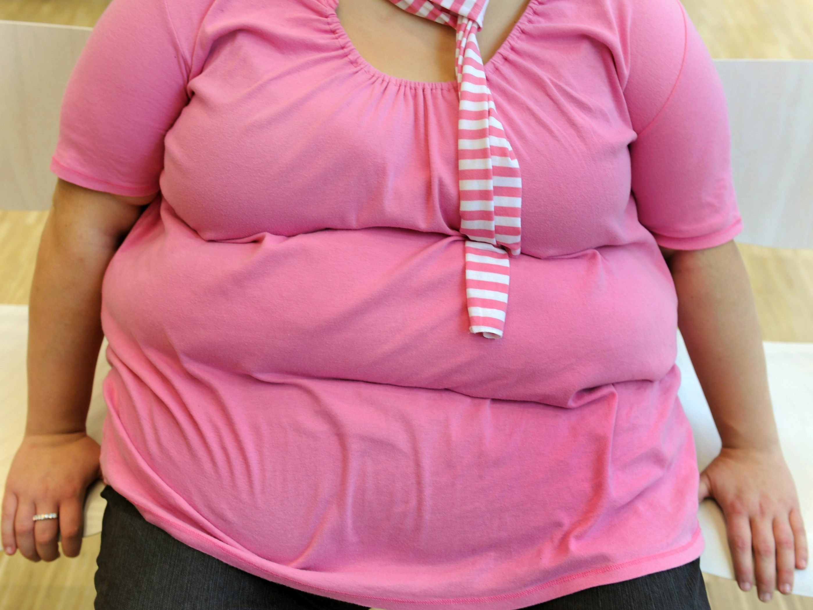 Ausreichende Flüssigkeitszufuhr könnte vor Fettleibigkeit schützen.