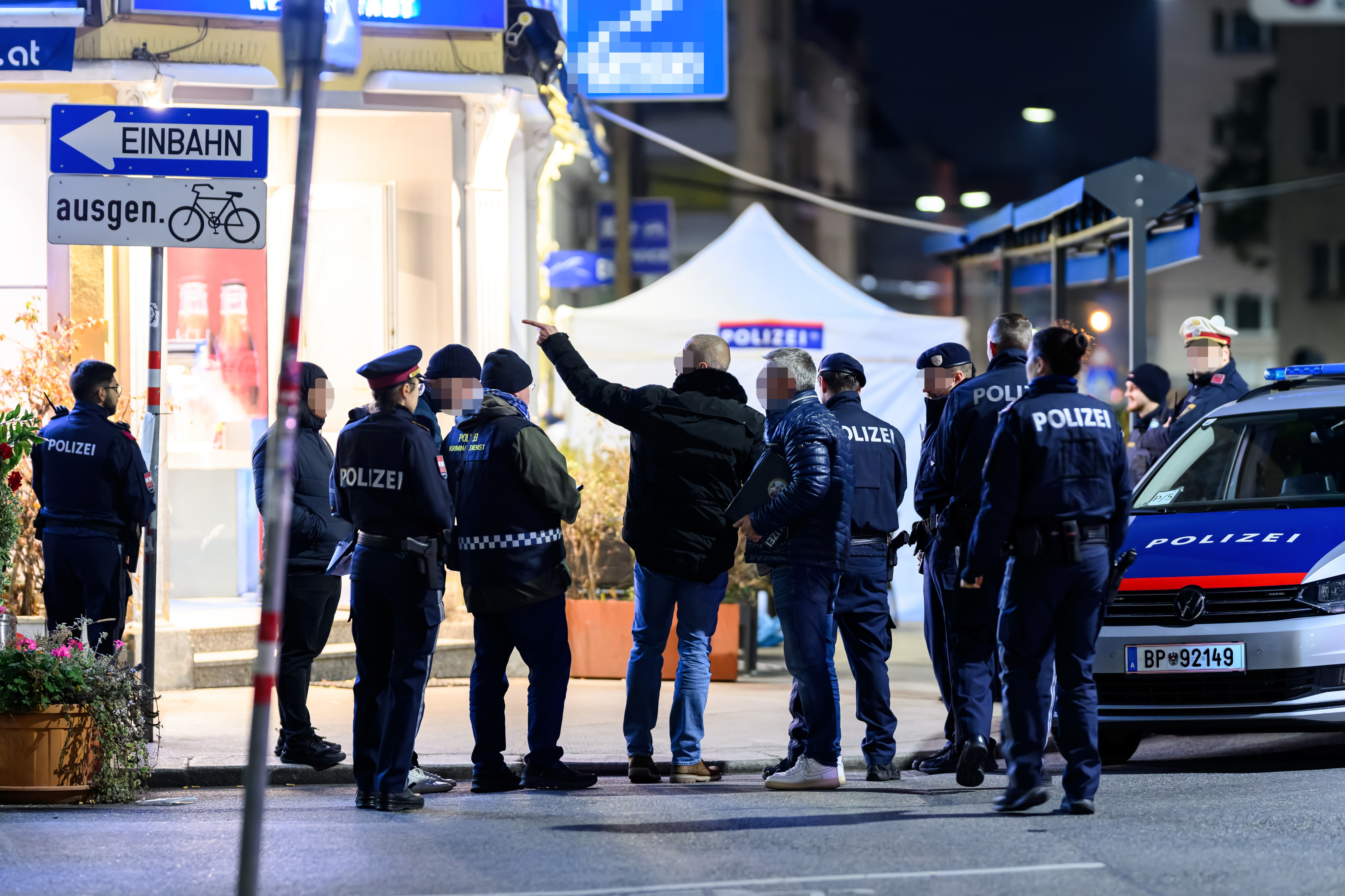 Mann in Wiener Lokal erschossen, weiterer in Lebensgefahr: Täter auf der Flucht