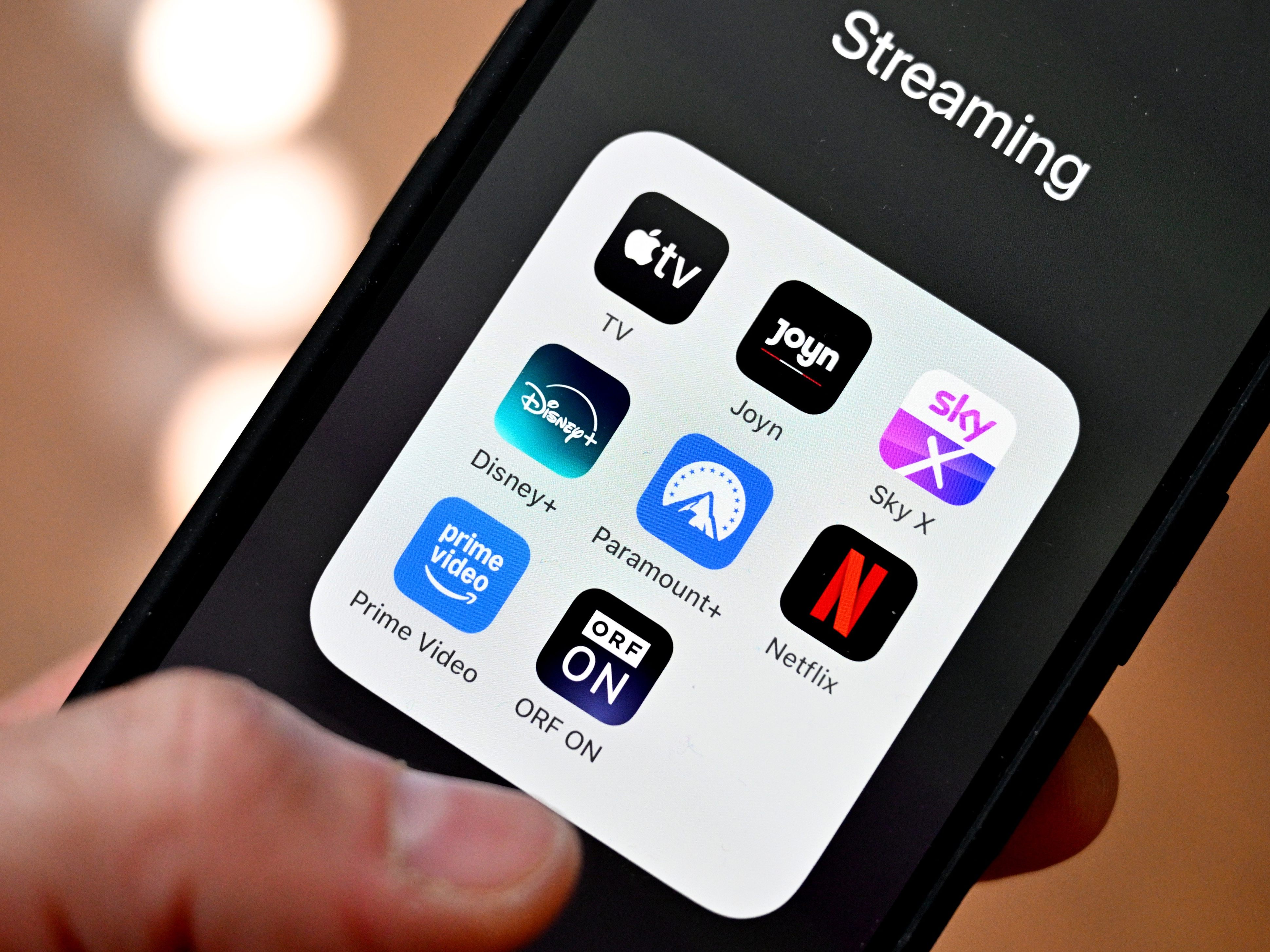 Disney+ wird erstmals direkt in Fahrzeuge integriert.