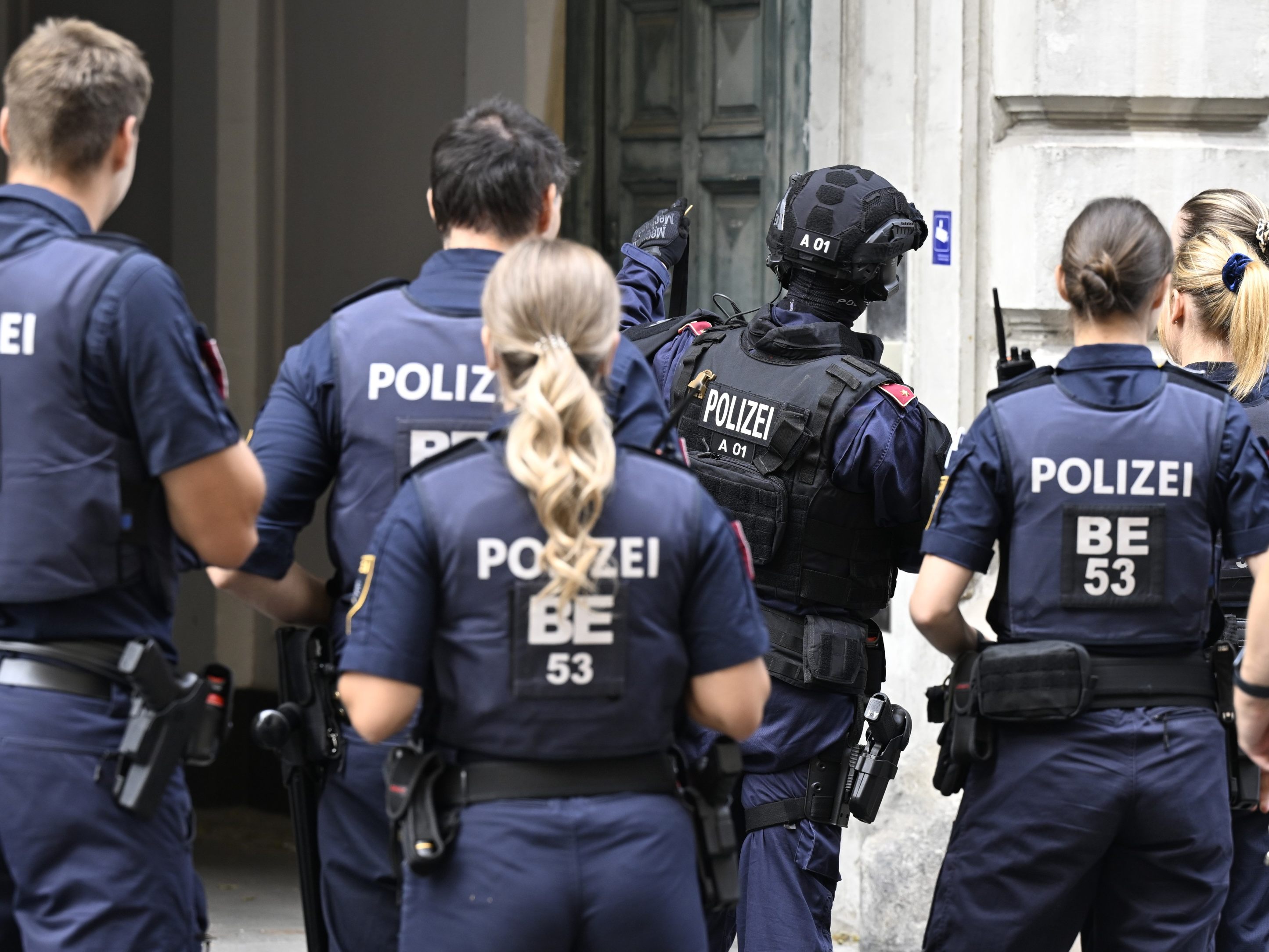 Es kam zu mehreren Razzien in Wien.