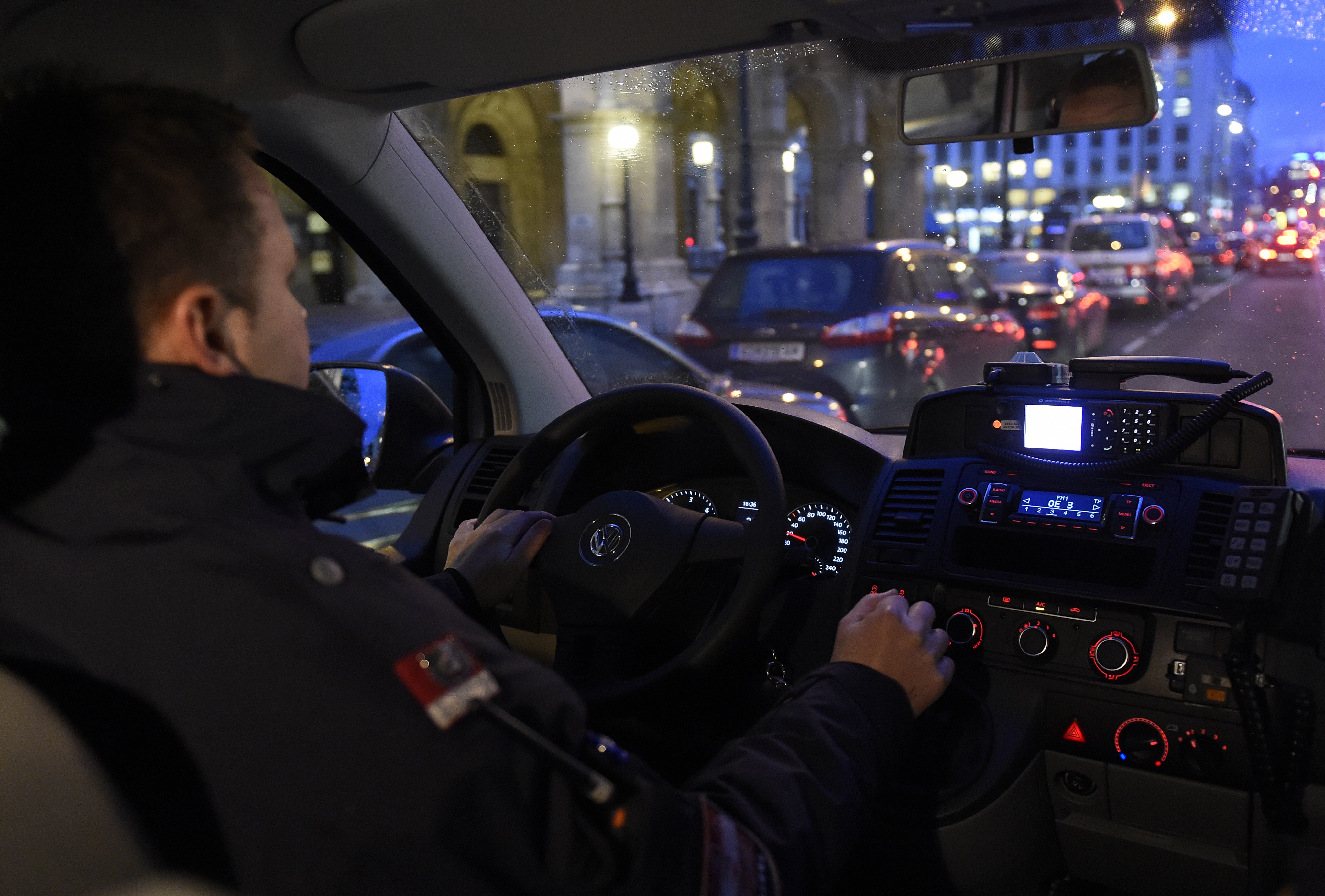 Na Dunaju policija lovila avtomobilske tatove, voznik pobegnil