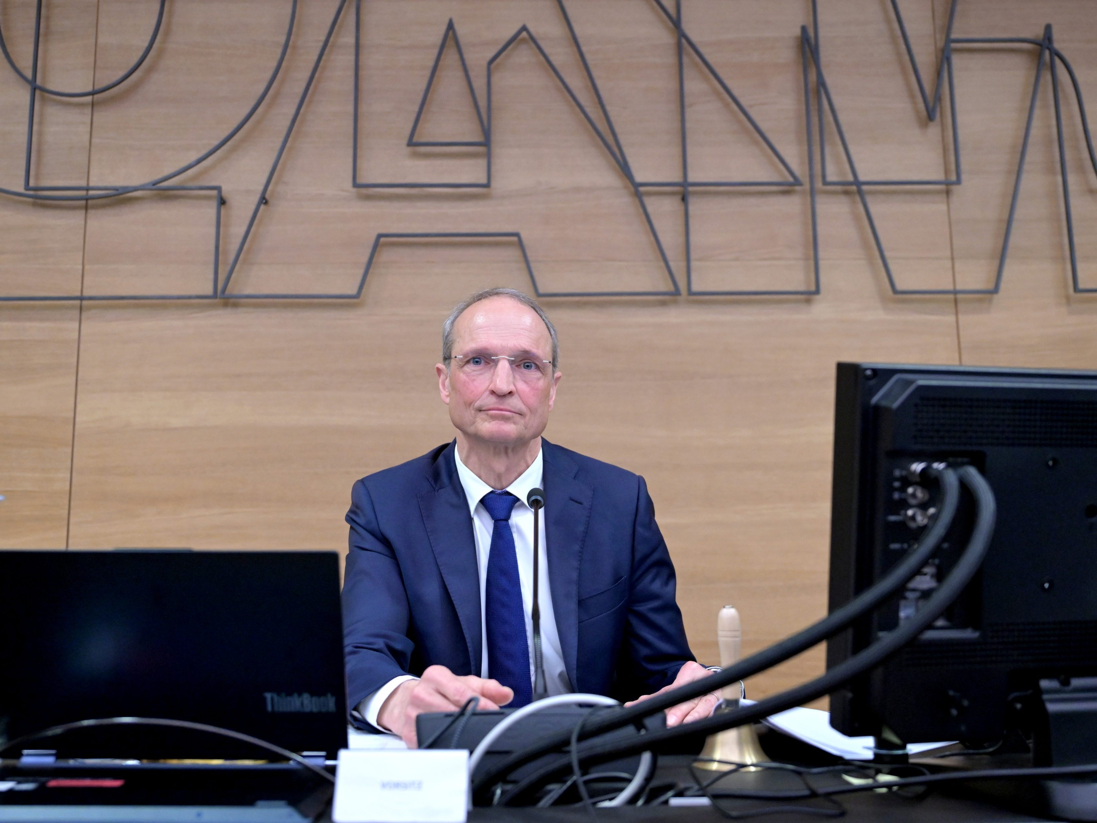 Gerstl wird vorgeworfen, das Amtsgeheimnis gebrochen zu haben.