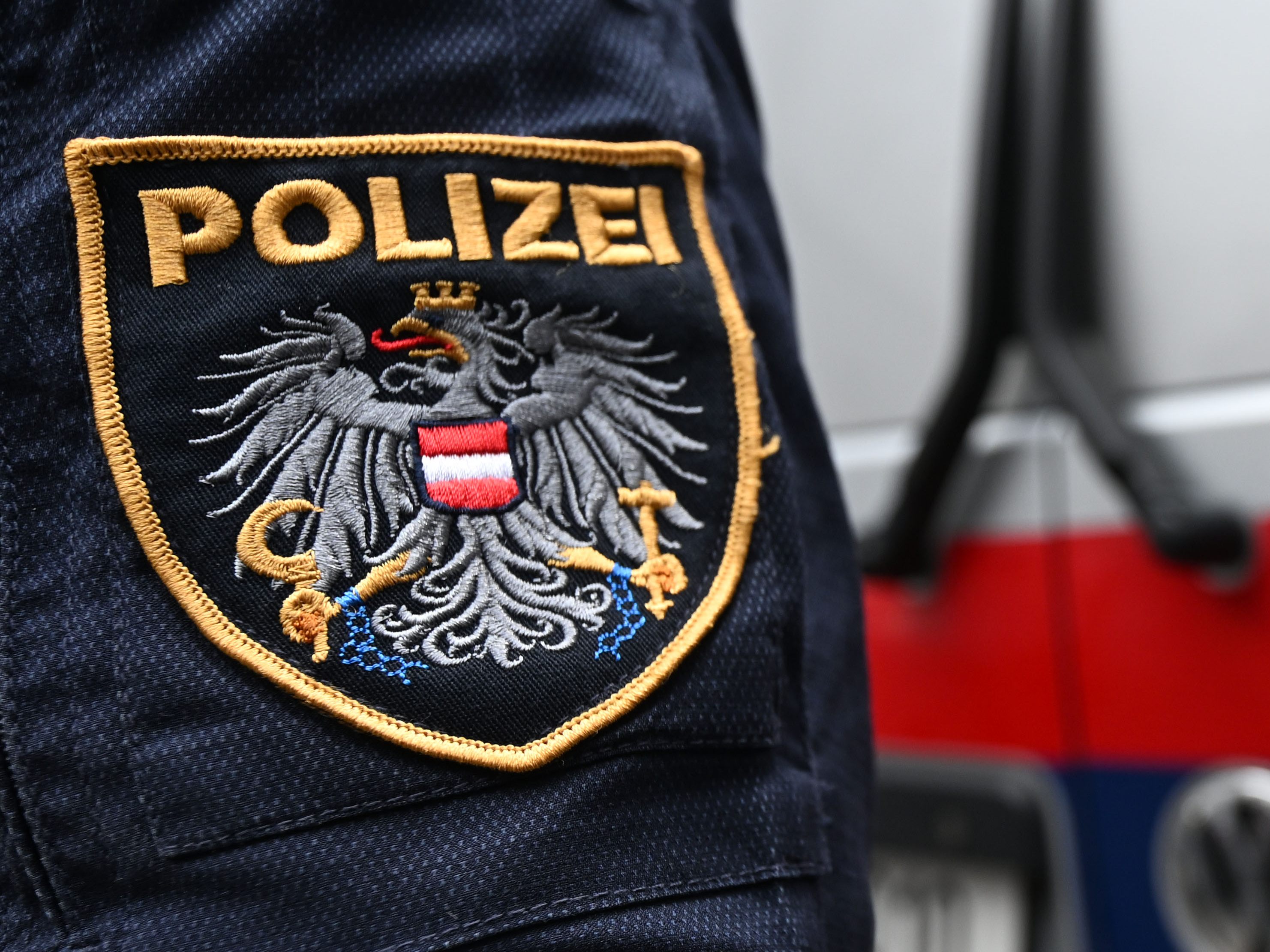 Erneut Betrug durch einen falschen Polizisten.