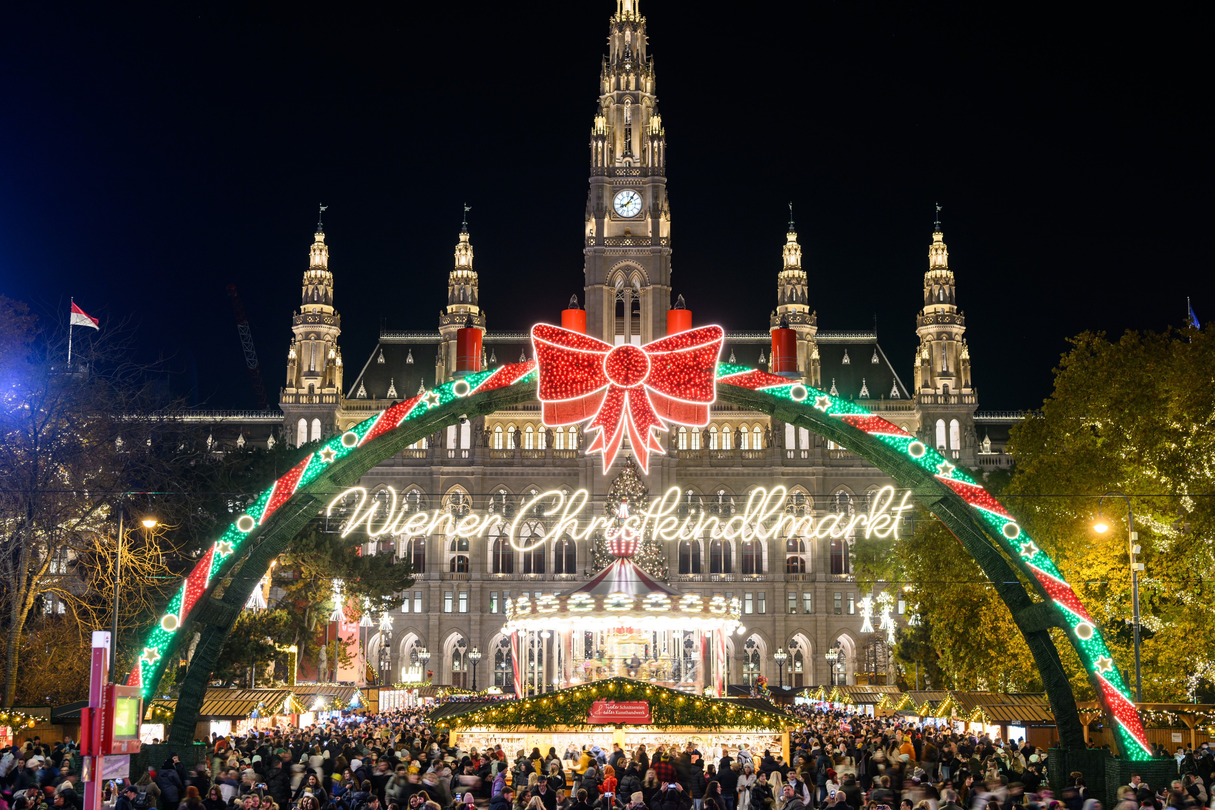 Wiener Christkindlmarkt am Rathausplatz zählt zu den besten Weihnachtsmärkten der Welt