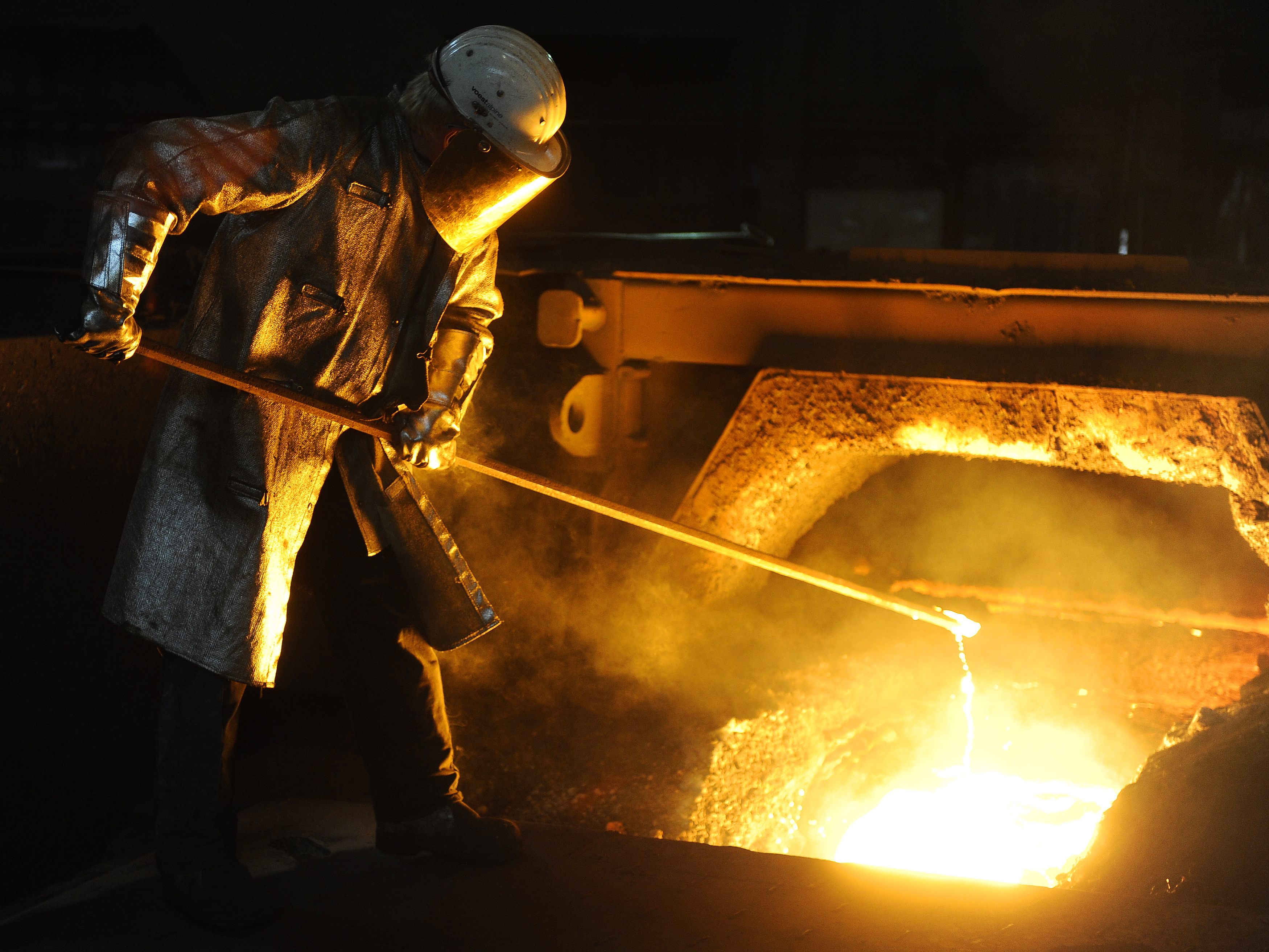 Der Stahlkonzern voestalpine mit Sitz in Linz hat seinen Gewinn im ersten Halbjahr 2025/26 bei sinkenden Umsätzen gesteigert.