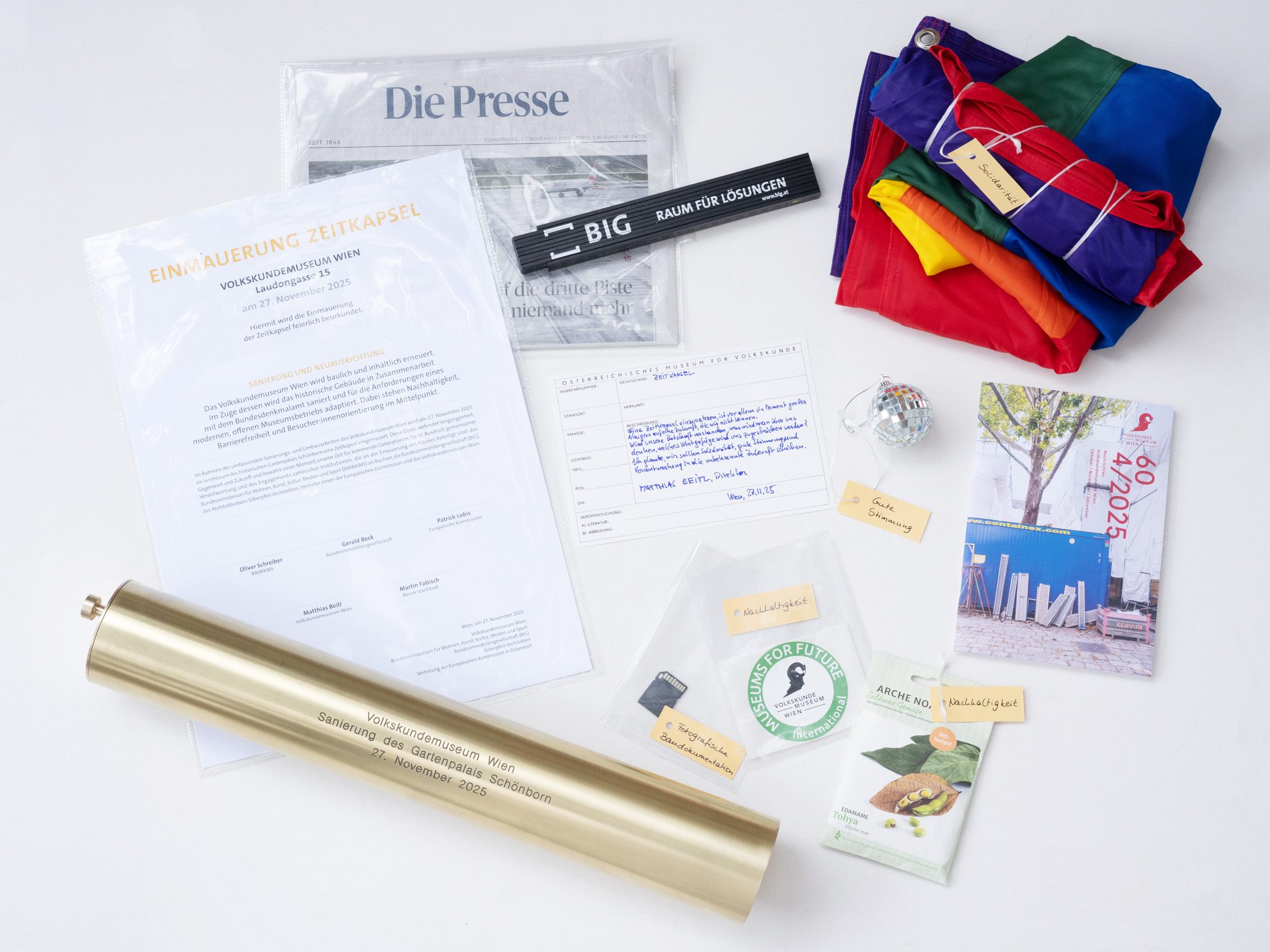 Die Zeitkapsel-Beigaben.