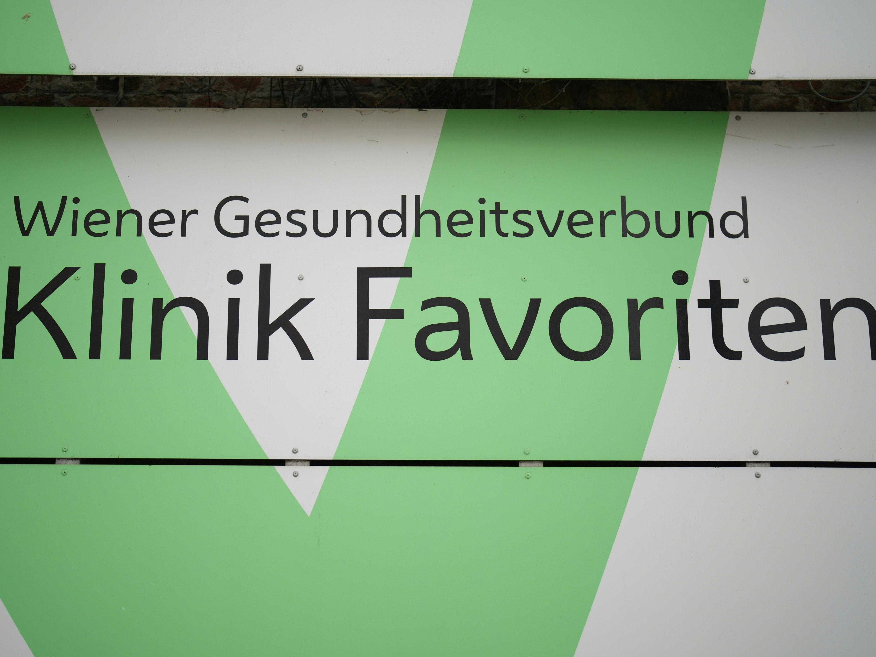 Eine Pflegerin der Wiener Klinik Favoriten steht unter Mordverdacht.