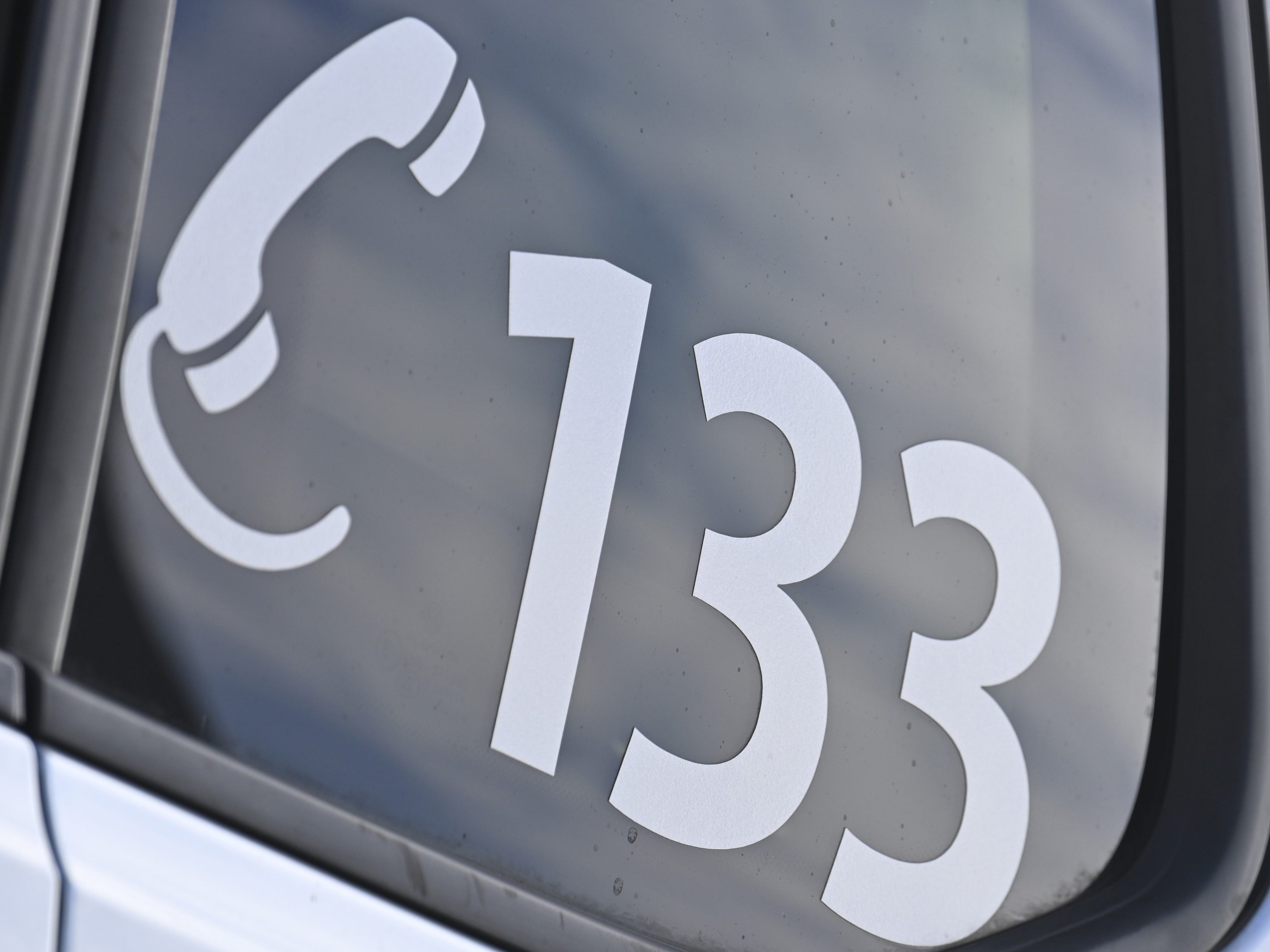 Ein Mann wurde in Wien grundlos mit einem Messer attackiert.