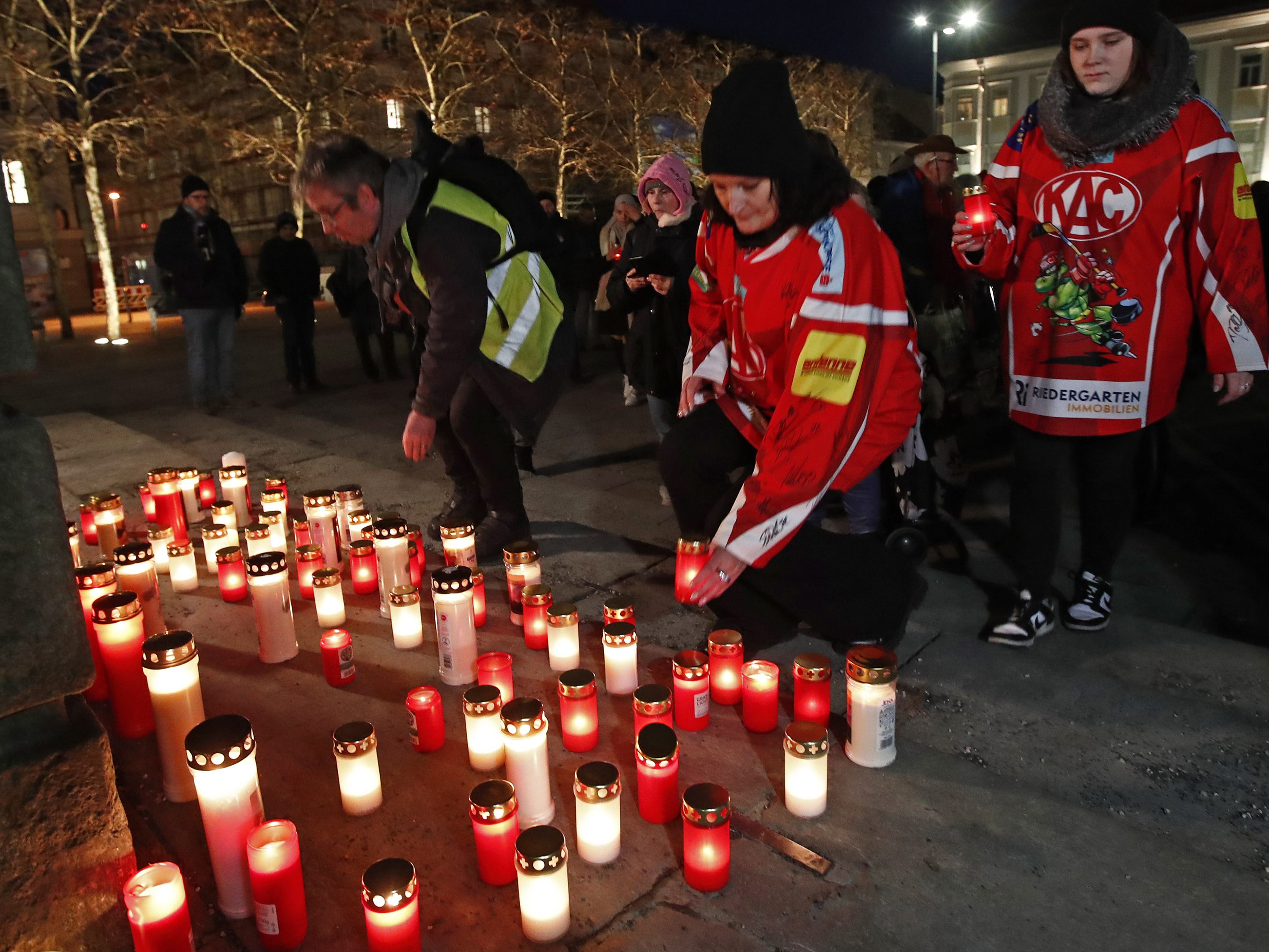 Trauerkundgebung nach dem Attentat in Villach.