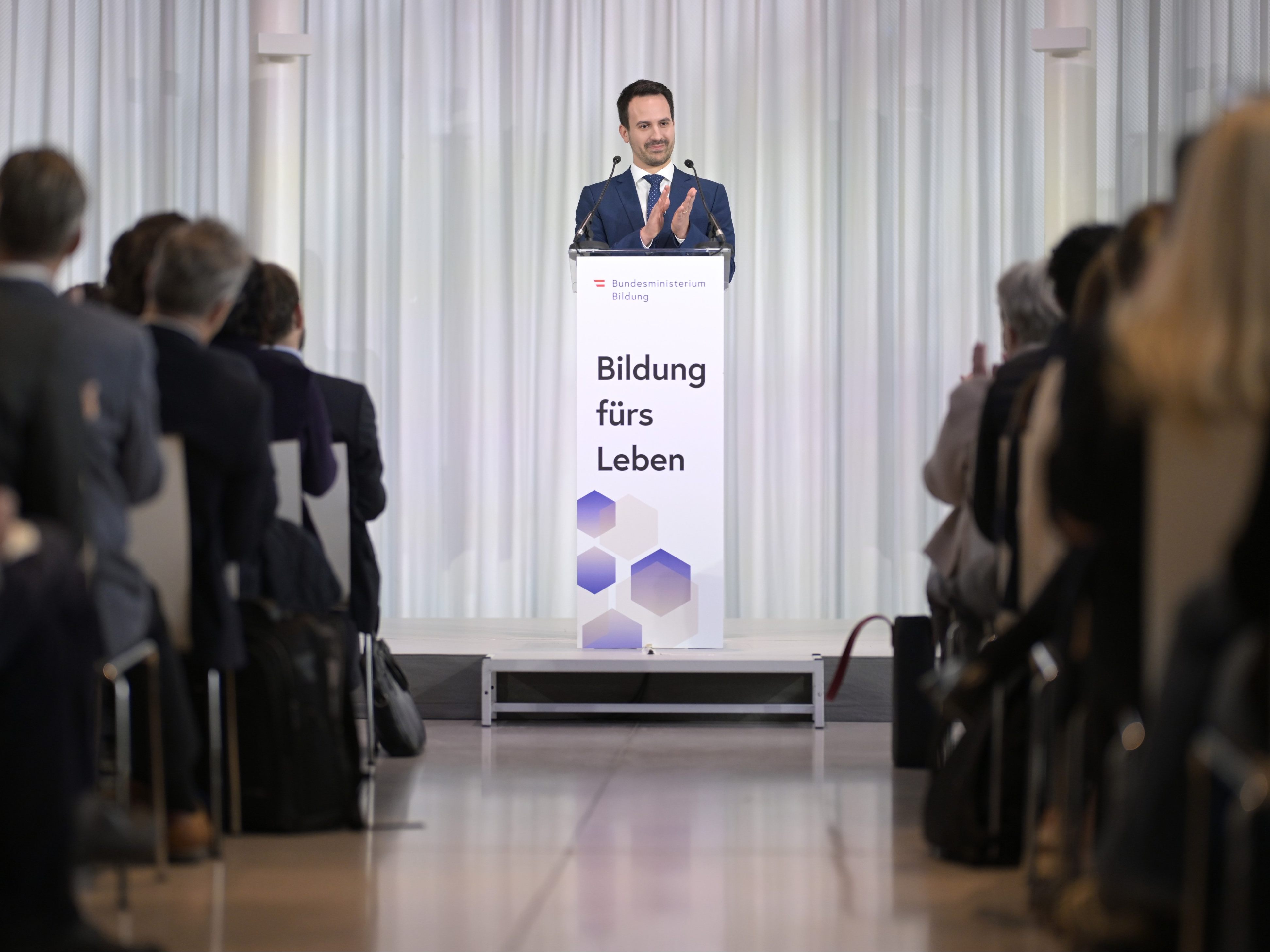 Wiederkehr kündigte einen "Plan Z" an.